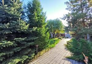 Дом 920м&sup2;, 2-этажный, участок 19 сот.  