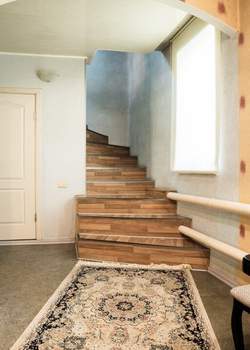 Дом 227м&sup2;, 3-этажный, участок 4 сот.  