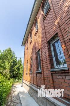 Дом 370м&sup2;, 3-этажный, участок 12 сот.  