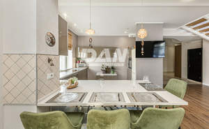 Дом 350м&sup2;, 2-этажный, участок 15 сот.  