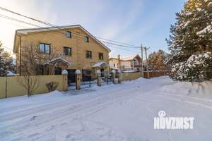 Дом 177м&sup2;, 2-этажный, участок 558 сот.  