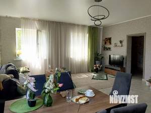 Дом 145м&sup2;, 2-этажный, участок 3 сот.  