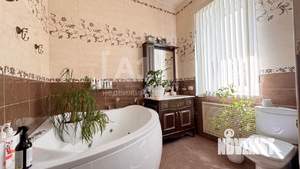 Дом 465м&sup2;, 3-этажный, участок 7 сот.  