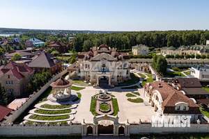 Дом 1736м², 4-этажный, участок 42 сот.  