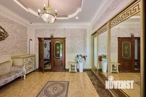 Коттедж 596м², 3-этажный, участок 10 сот.  