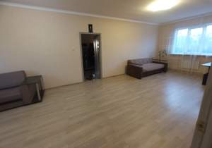 Дом 240м&sup2;, 2-этажный, участок 4 сот.  