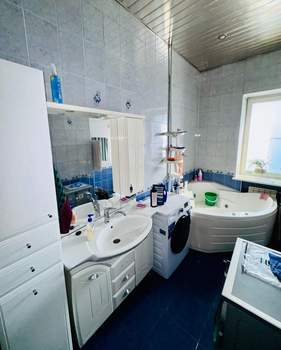 Дом 284м², 3-этажный, участок 10 сот.  