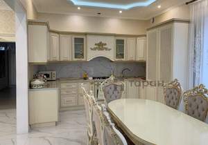 Дом 250м&sup2;, 2-этажный, участок 3 сот.  