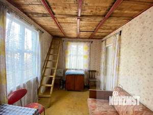 Дом 12м&sup2;, 2-этажный, участок 6 сот.  