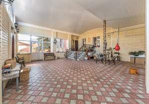 Дом 811м&sup2;, 3-этажный, участок 37 сот.  