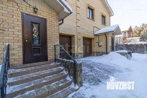 Дом 177м&sup2;, 2-этажный, участок 558 сот.  