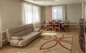 Дом 227м&sup2;, 3-этажный, участок 4 сот.  