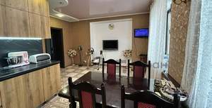 Дом 442м&sup2;, 3-этажный, участок 6 сот.  