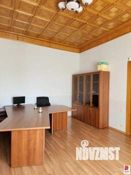 Дом 400м&sup2;, 2-этажный, участок 12 сот.  