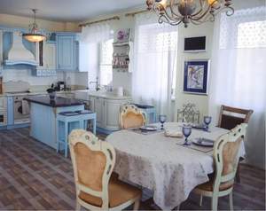 Дом 250м&sup2;, 2-этажный, участок 7 сот.  