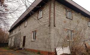 Дом 533м&sup2;, 3-этажный, участок 10 сот.  