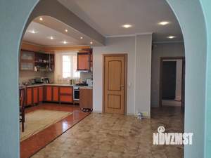 Дом 220м², 2-этажный, участок 6 сот.  
