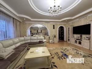 Дом 782м&sup2;, 3-этажный, участок 7 сот.  