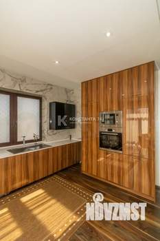 Дом 530м&sup2;, 2-этажный, участок 784 сот.  