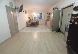 Дом 240м&sup2;, 2-этажный, участок 4 сот.  