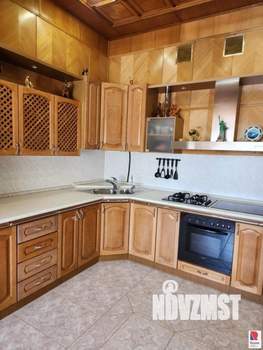 Дом 400м&sup2;, 2-этажный, участок 12 сот.  