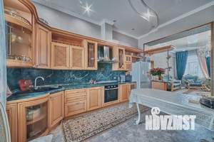 Коттедж 408м&sup2;, 3-этажный, участок 6 сот.  