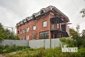 Дом 720м&sup2;, 3-этажный, участок 6 сот.  