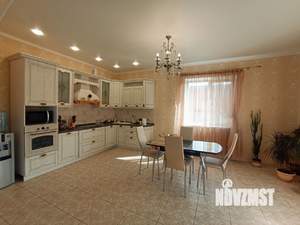 Коттедж 181м&sup2;, 2-этажный, участок 8 сот.  