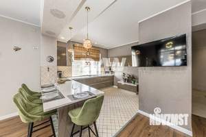 Дом 350м&sup2;, 2-этажный, участок 15 сот.  