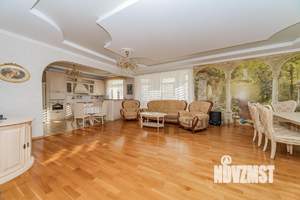 Коттедж 246м&sup2;, 2-этажный, участок 8 сот.  