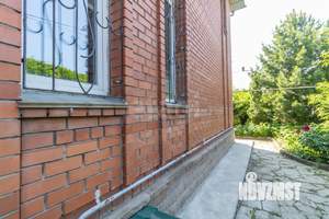 Дом 370м&sup2;, 3-этажный, участок 12 сот.  