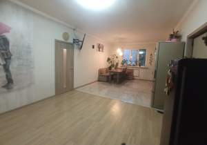 Дом 240м&sup2;, 2-этажный, участок 4 сот.  