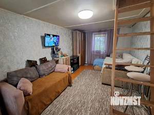 Дом 42м&sup2;, 2-этажный, участок 6 сот.  