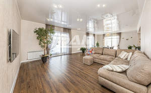 Дом 350м&sup2;, 2-этажный, участок 15 сот.  