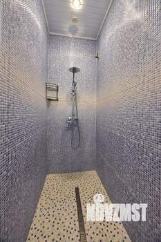 Коттедж 600м&sup2;, 3-этажный, участок 10 сот.  