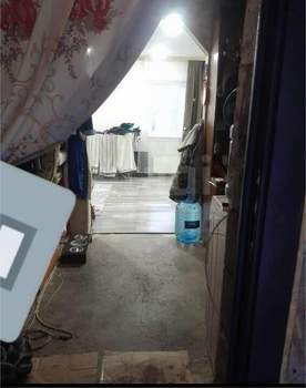 Дом 50м&sup2;, 2-этажный, участок 4 сот.  