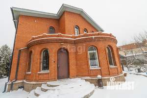 Дом 370м&sup2;, 3-этажный, участок 12 сот.  