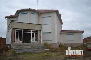 Дом 619м&sup2;, 3-этажный, участок 15 сот.  