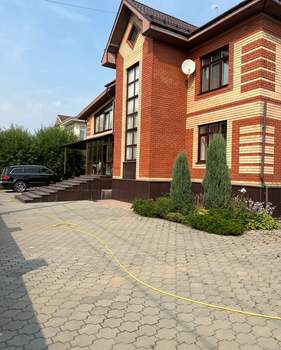 Дом 390м², 2-этажный, участок 16 сот.  