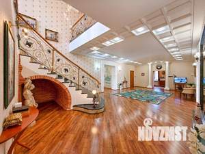 Коттедж 811м&sup2;, 3-этажный, участок 37 сот.  