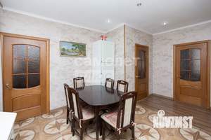 Дом 205м&sup2;, 2-этажный, участок 6 сот.  