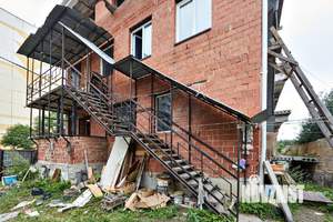 Дом 720м&sup2;, 3-этажный, участок 6 сот.  