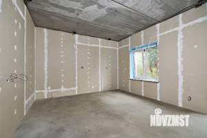 Дом 130м&sup2;, 2-этажный, участок 5 сот.  