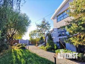 Дом 920м&sup2;, 3-этажный, участок 14 сот.  