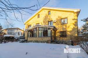 Дом 177м&sup2;, 2-этажный, участок 558 сот.  