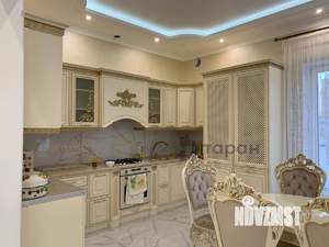 Дом 250м&sup2;, 2-этажный, участок 3 сот.  