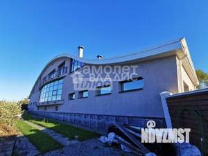 Дом 920м&sup2;, 3-этажный, участок 14 сот.  