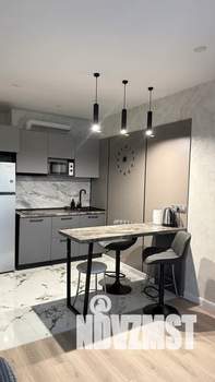 Студия квартира, посуточно, 37м2, 3/20 этаж