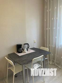 1-к квартира, посуточно, 40м2, 2/10 этаж