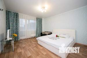 1-к квартира, посуточно, 40м2, 6/18 этаж